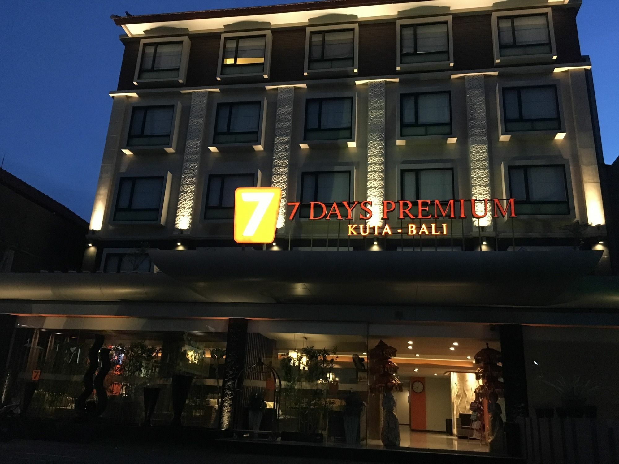 Sun Royal Hotel Кута Экстерьер фото